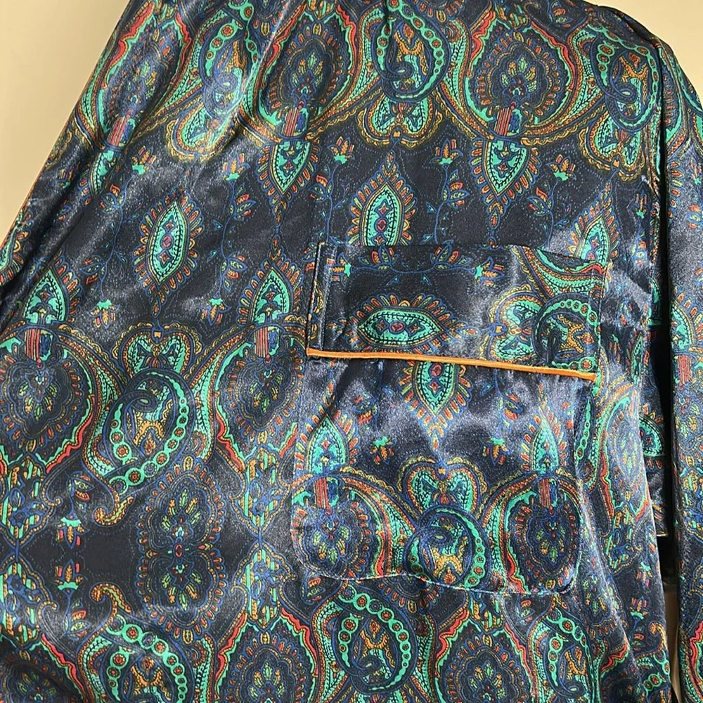 VTG Number 1 London Unisex Satin Elegant Blue Paisley Robe Large X- Large belted - Picture 14 of 14